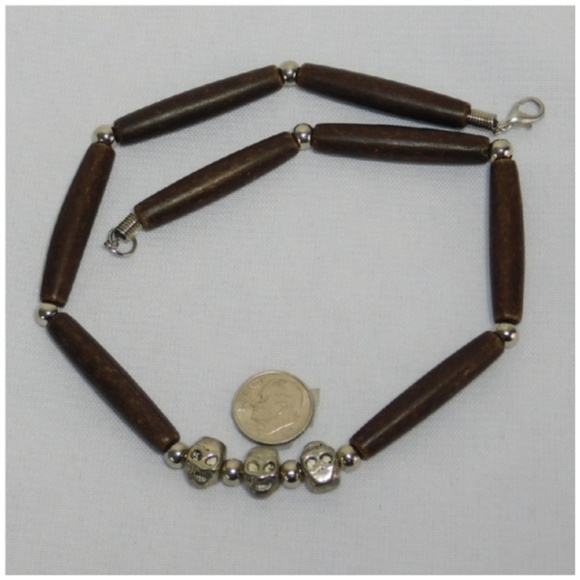 Multi-media Links Silvertone Skull Necklace. - Picture 4 of 8